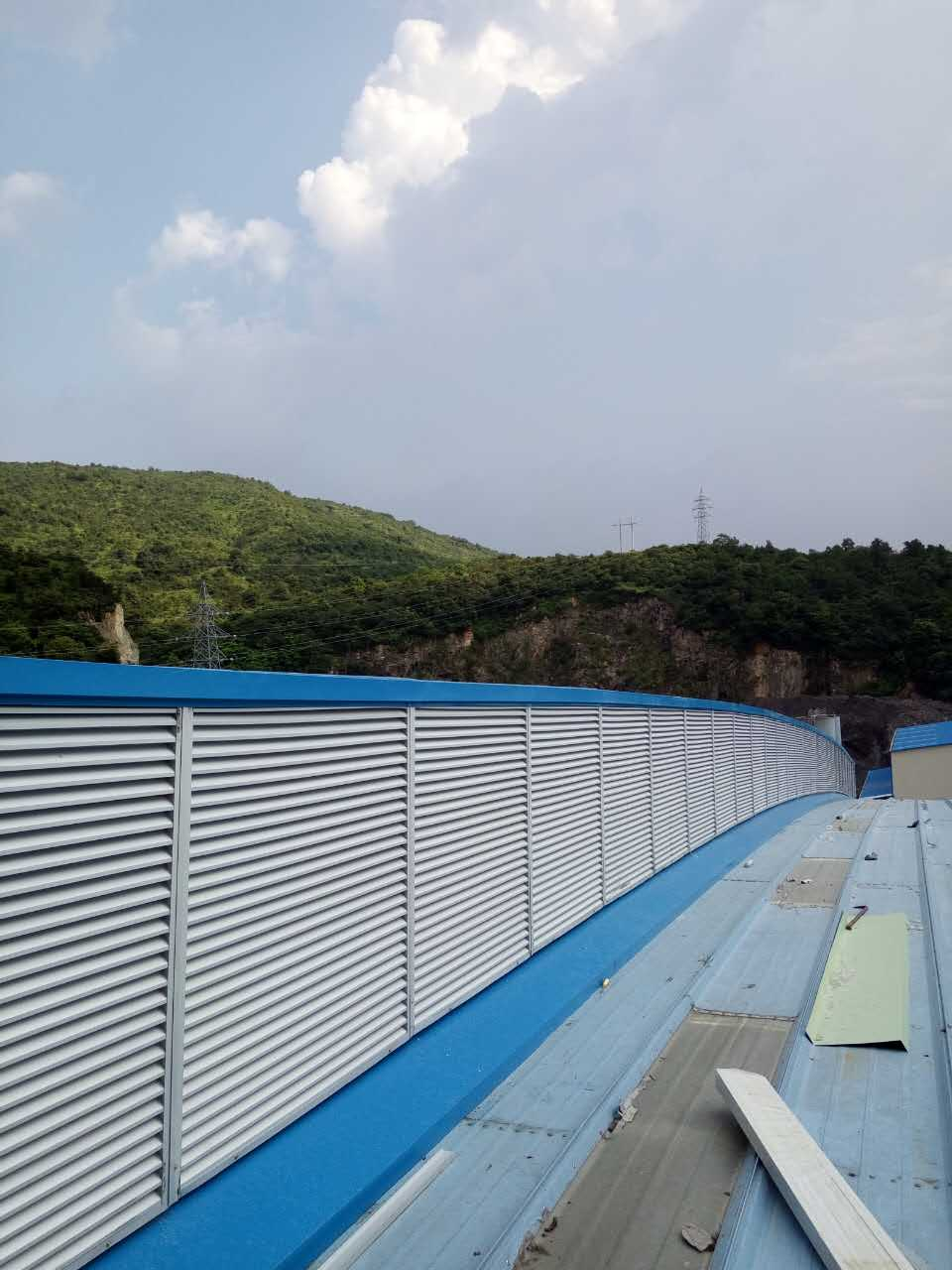 南安圣元電廠屋脊氣樓